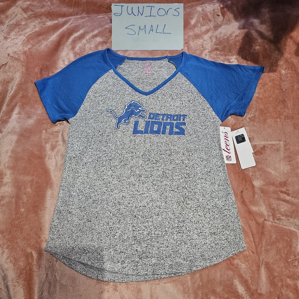 Juniors S NFL Football Detroit Lions Logo Gray & Blue Raglan V-neck Graphic Tee